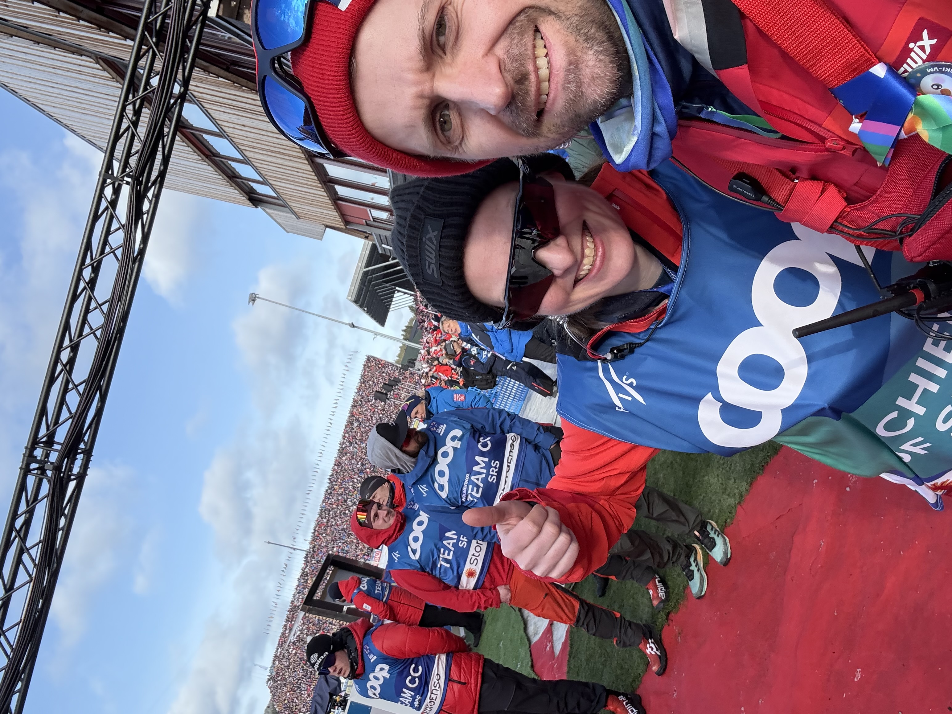 Kristin og Haakon. Maskotene fra Lillehammer-94 ringte og ville ha navnene tilbake. COO-en og jeg, fornøyde gjeng på medaljeseremoni mot slutten av VM.